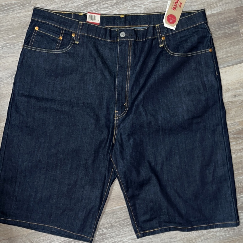 Levi 569 size 44 Dark Indigo loose straight NWT